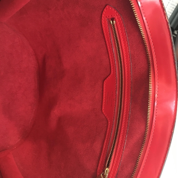 Authrntic Epi St Jaques Bag - Picture 2 of 9